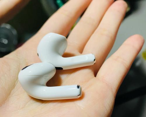 如何使用AirPods3快速切换歌曲（AirPods3的切歌功能让音乐体验更便捷）