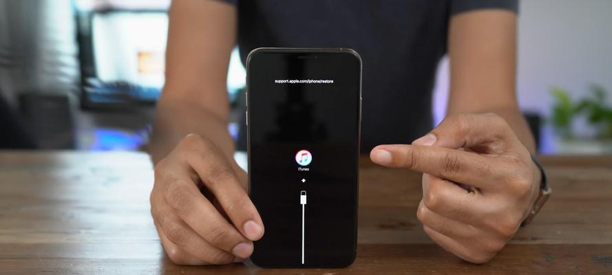 如何强制开机iPhone？（解决iPhone无法正常开机的问题）