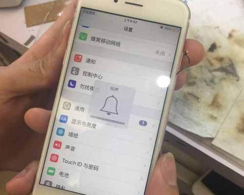 解决iPhone长时间使用后声音过小的问题（让你的iPhone声音再次清晰响亮，享受音乐与视频的乐趣）