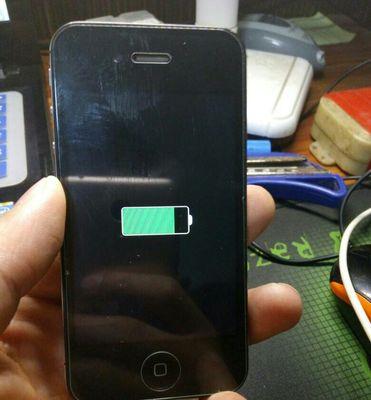 iPhone手机无法开机的解决方法（从软件问题到硬件故障，iPhone开不了机的原因及解决办法）