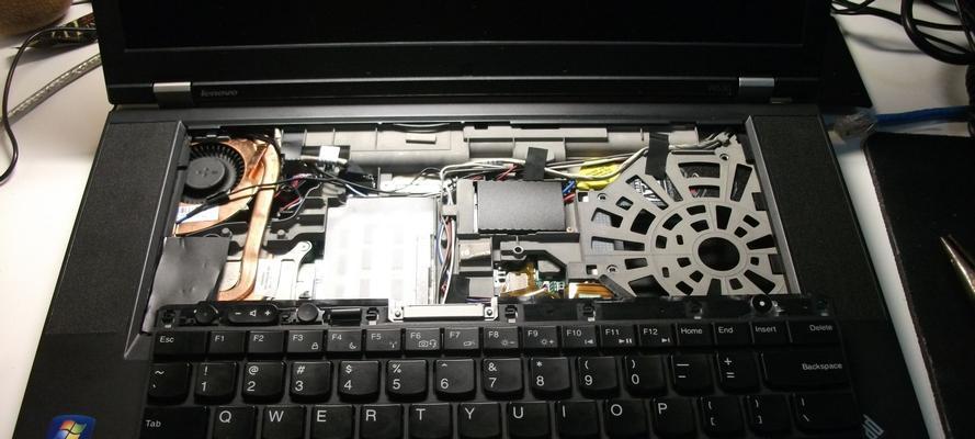 如何进行ThinkPad T530拆机？拆解步骤和注意事项是什么？